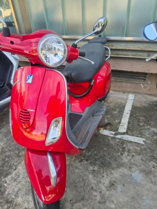 Vespa LX 50 Roja 2T