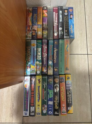 Lote de 25 Películas VHS Infantiles y Cine