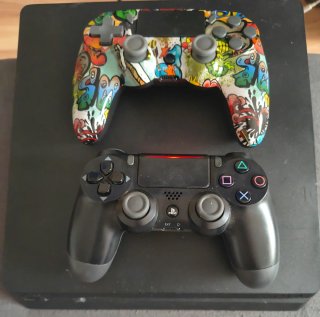 PS4 Slim (PlayStation 4) con 1 mando