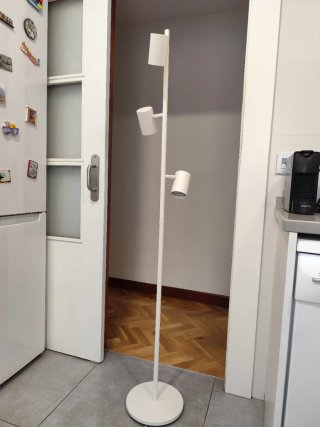 Lámpara de pie IKEA blanca