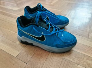 Zapatillas Nike LeBron Witness IX. Niño talla 6US.