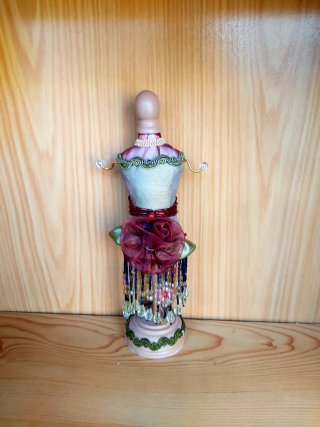 Muñeca expositora para joyas