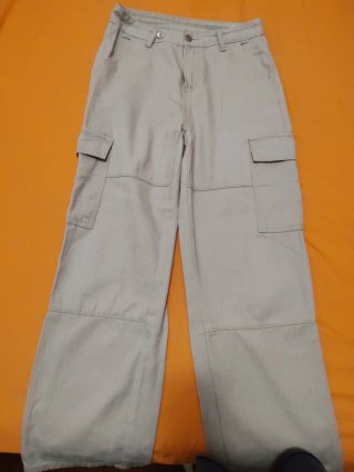 Pantalón Cargo Beige
