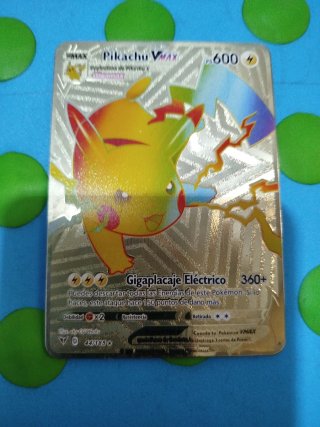 Carta Pokémon Pikachu VMAX