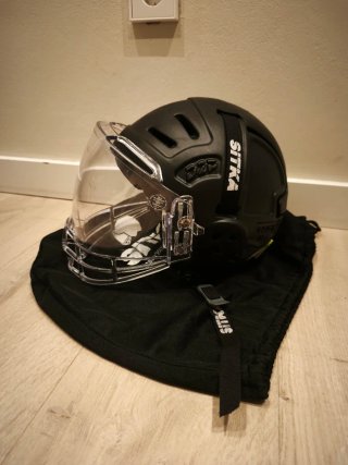 Casco de Hockey Sitka Talla M negro con bolsa
