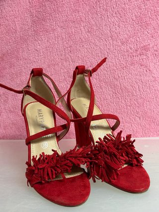 Sandalias Rojas con Flecos Marypaz