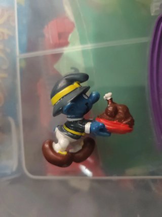 Figura Pitufo con Plato