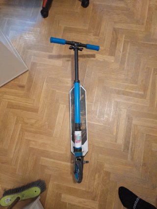 Patinete Oxelo Azul y Blanco