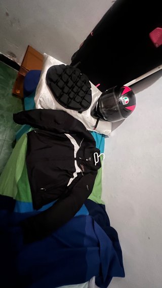 Chaqueta Moto, Casco AGV y Asiento Inflable