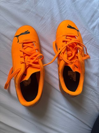 Bambas de fútbol Puma naranja talla 34