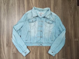 Cazadora corta vaquera azul claro