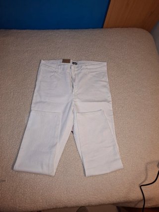 Pantalón tejano blanco