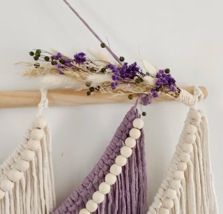 Tapiz de Macramé con flores secas