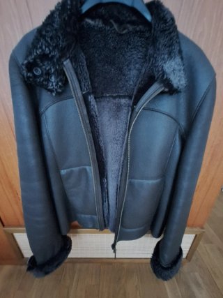 Chaqueta de piel marrón con forro