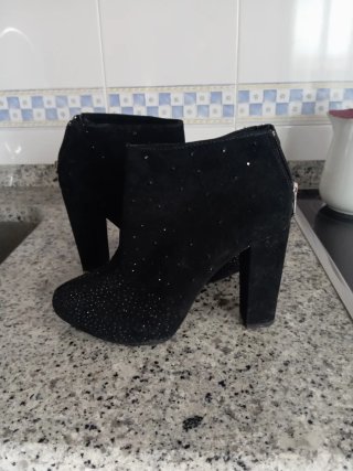 Botines Negros con Brillantines