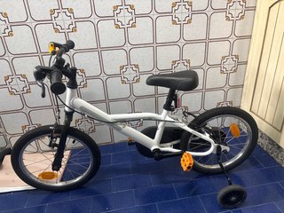 Bicicleta Infantil Blanca con Ruedines