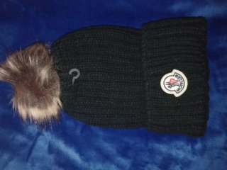 Gorro Moncler Negro con Pompón