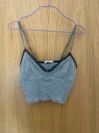 Top corto canalé gris Pull&Bear