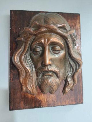 Relieve de Cristo en Bronce sobre Madera