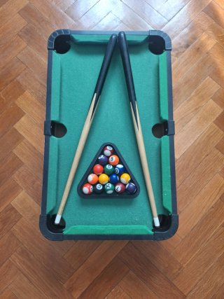Billar de mesa compacto