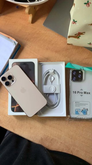 iPhone 16 Pro Max Dorado