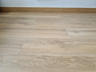Walkiria OAK 20x120 cm Suelo porcelánico