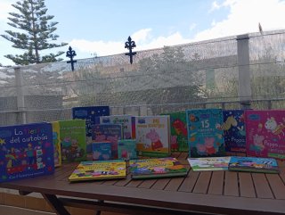 Lote 19 cuentos/libros Peppa Pig+figuras regalo