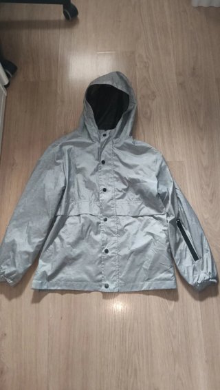 Chaqueta Impermeable Gris de Entretiempo
