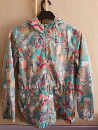 Abrigo de entretiempo estampado para niña.