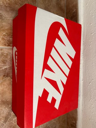 Caja de Zapatillas Nike
