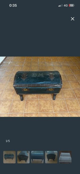 Baúl antiguo de madera