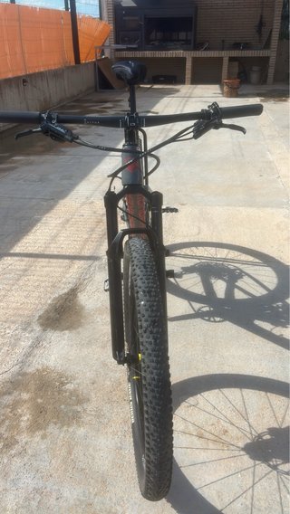 Bicicleta Mondraker 2025 con Garmin 830