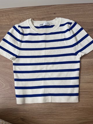 Camiseta rayas blanca y azul Zara