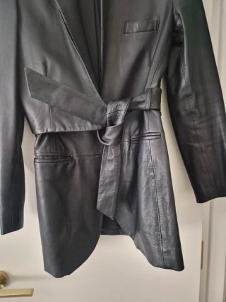 Trench de piel Uterqüe azul marino