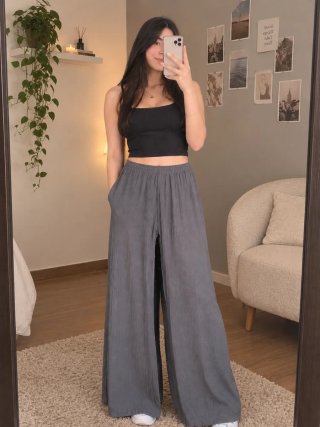 Pantalón Gris de Pernera Ancha
