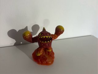 Figura Skylanders Giants Eruptor LightCore