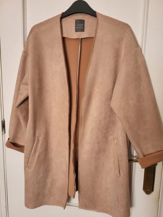 Abrigo Primark rosa overside Talla S