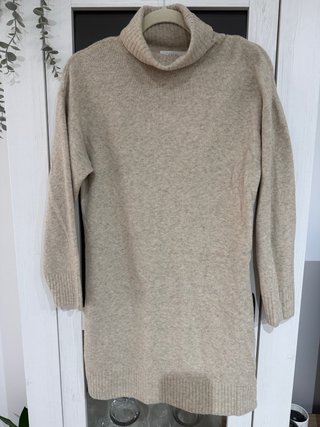 Vestido punto de cuello alto Zara beige