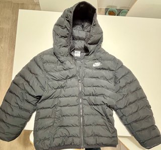 Abrigo Nike de niño negro