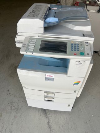 Impresora Multifunción Ricoh Aficio MP C2051