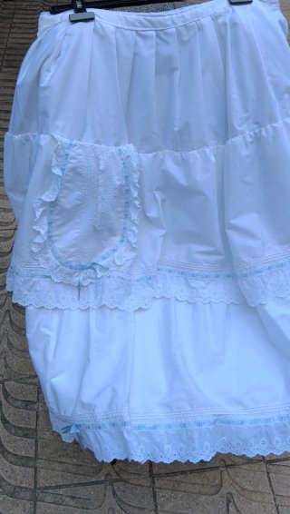 Enaguas Blancas con Detalles de Encaje