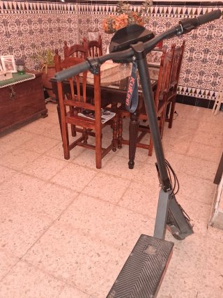 Patinete con año y medio 647234194.precio 400y380