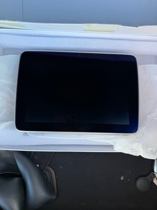 Pantalla Mercedes 8’ e interface cámara trasera