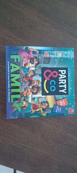 Juego de mesa Party & Co Family