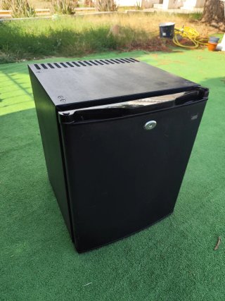 Minibar 30L Negro