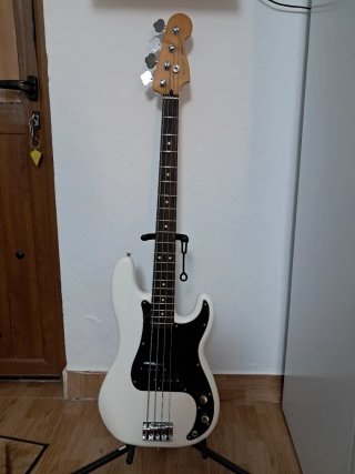 Bajo Fender Precision Bass Player II Made in Mexic