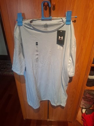 Camiseta Under Armour Gris Talla L