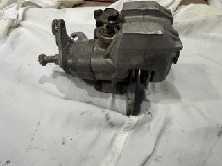 Pinza de freno trasera Suzuki LTZ 400