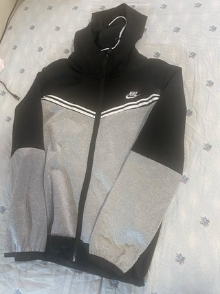 Chaqueta Negra y Gris