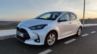 Toyota Yaris 120H 2021 Active Tech 5p ECO